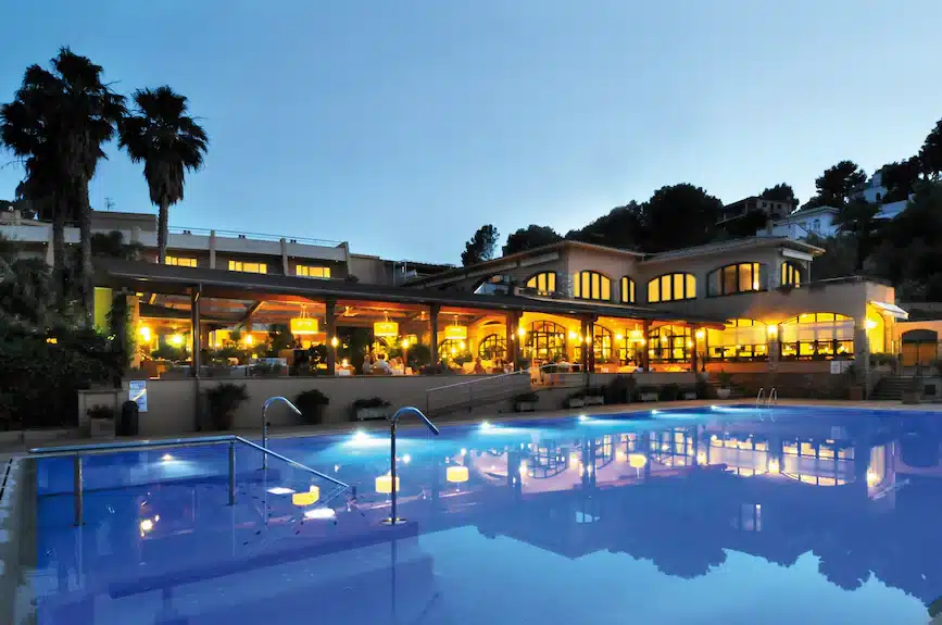 Hotel Sa Punta — Web premium con motor de reservas en la Costa Brava